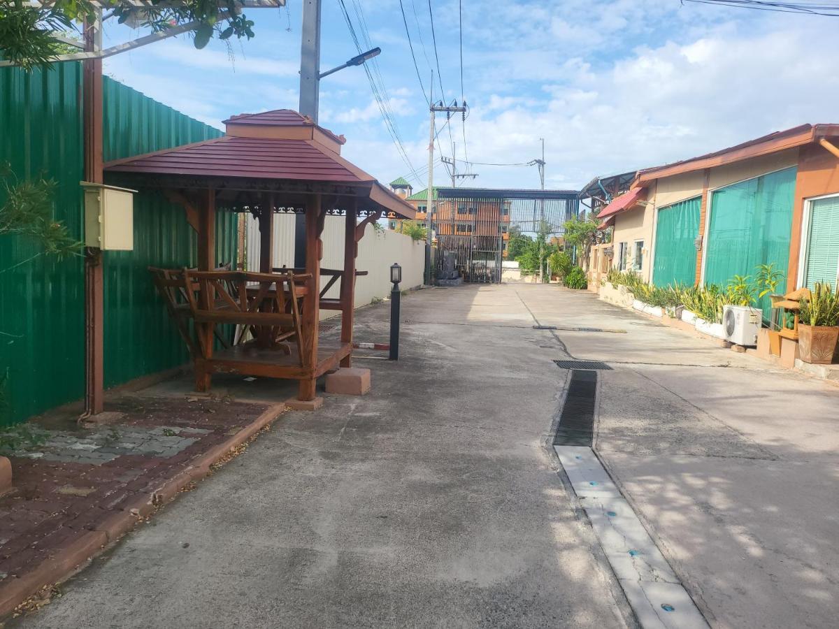 Ekaluk Place Inn Pattaya Esterno foto